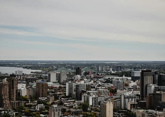 Hotel Les Suites Labelle Montreal