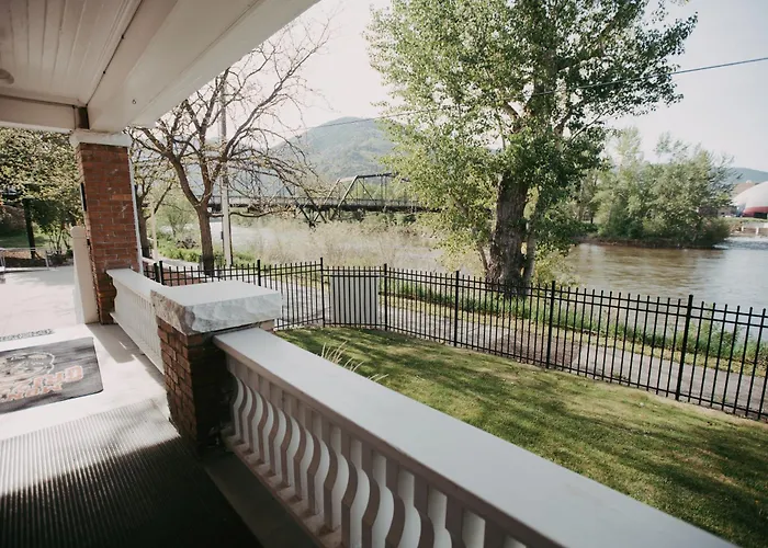 Riverfront Airbnb - Clark Fork Suite 1 Missoula