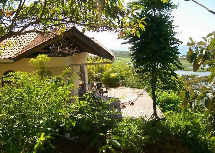 Lagunavista Villas Carate