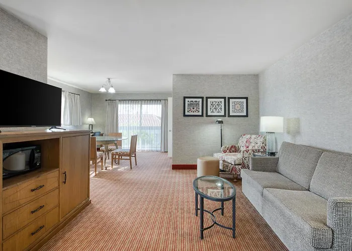 Surestay Hotel By Best Western Camarillo
